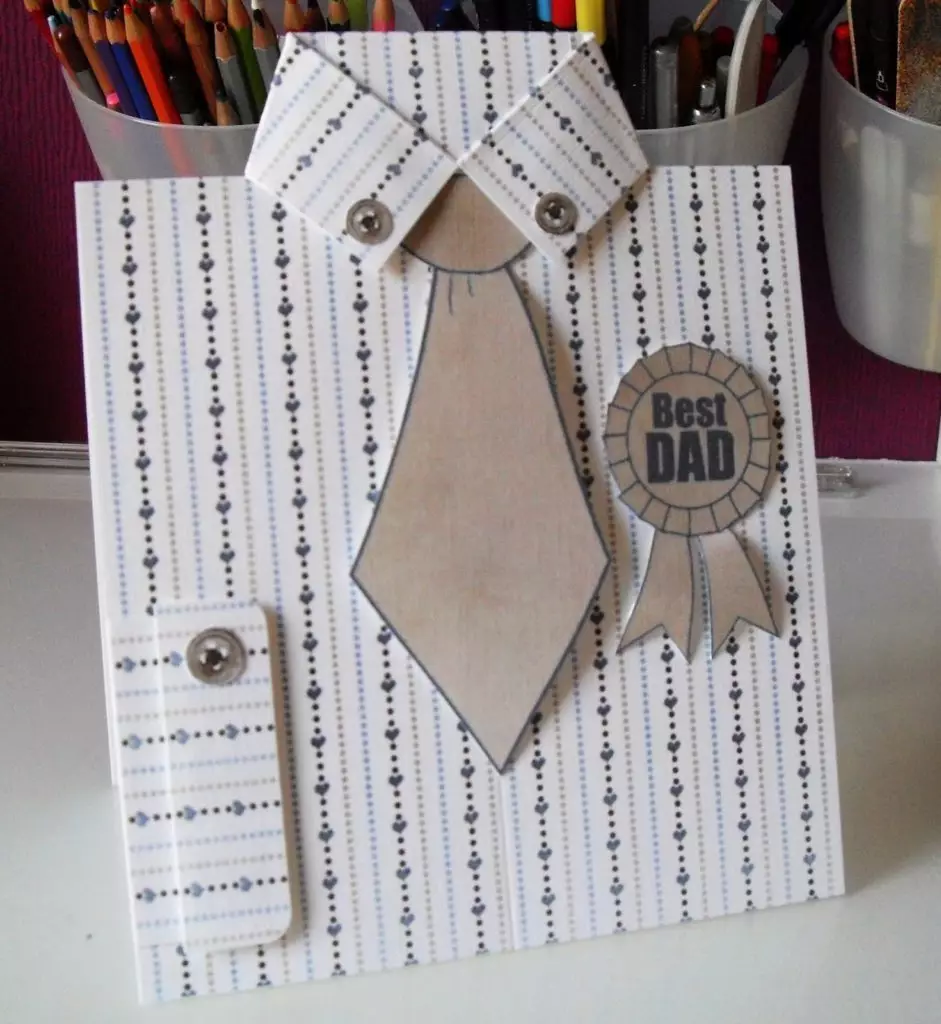 Postcard-Shirt pada 23 Februari: Kerajinan dari kertas dengan tangan mereka sendiri, origami dengan tali leher. Bagaimana untuk melangkah demi langkah untuk membuat hadiah untuk kanak-kanak dan ayah dari tuala? 18579_9