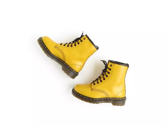 Geltonieji batai (42 nuotraukos): Kas yra moterų žiemos modeliai, BRAVO 1857_12