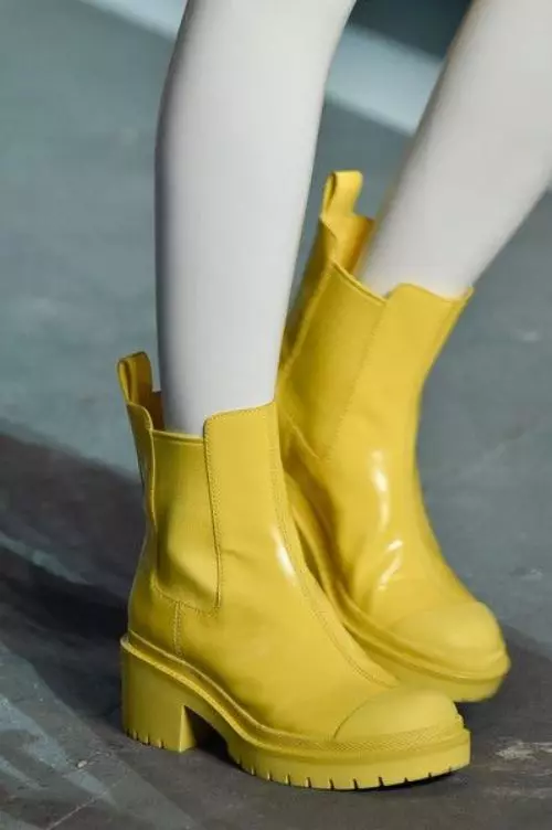 Geltonieji batai (42 nuotraukos): Kas yra moterų žiemos modeliai, BRAVO 1857_9