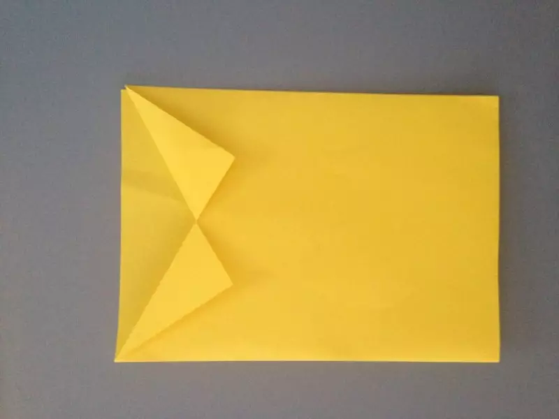 Kézműves nyakkendő február 23-án: Üdvözlőlap a saját kezével, hogyan készítsünk papírt vagy karton ajándékot apa számára 18580_19