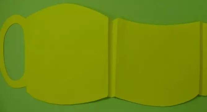 Ambachten van Paper op 23 februari: Hoe maak je het zelf van kleur en gegolfd papier? Lichte ambachten papa, mok in origami-techniek en andere volumetrische ambachten 18584_29