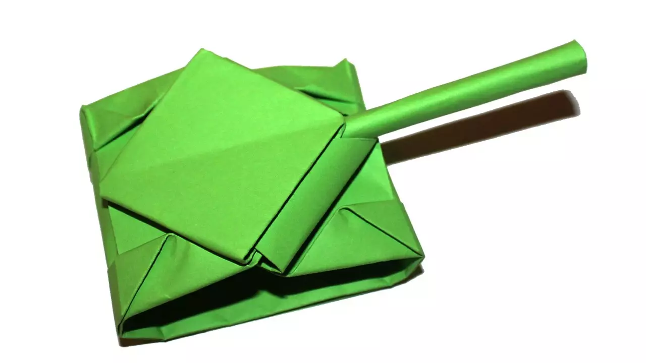 Ambachten van Paper op 23 februari: Hoe maak je het zelf van kleur en gegolfd papier? Lichte ambachten papa, mok in origami-techniek en andere volumetrische ambachten 18584_7