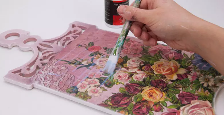 Artesanato de papel em 8 de março: Como fazer as mãos de papel colorido e corrugado, artesanato leve para mamãe de guardanapos de papel, tulipas e outros artesanatos 18613_21