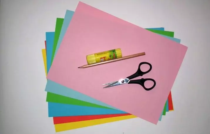 Занаяти от хартия на 8 март: как да го направим ръце от цветна и гофрирана хартия, леки занаяти за мама, изработени от хартиени салфетки, лалета и други занаяти 18613_55