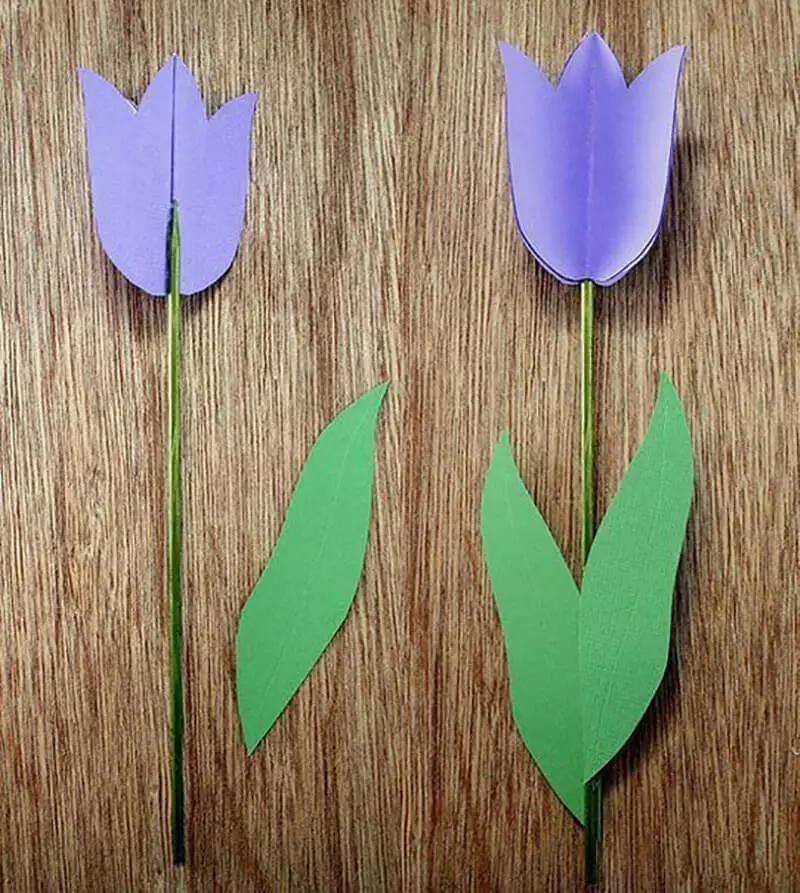 Crafts from Paper március 8-án: Hogyan készítsd el a kezét színes és hullámos papírból, könnyű kézműves anya papír szalvéták, tulipánok és más kézművesség 18613_56