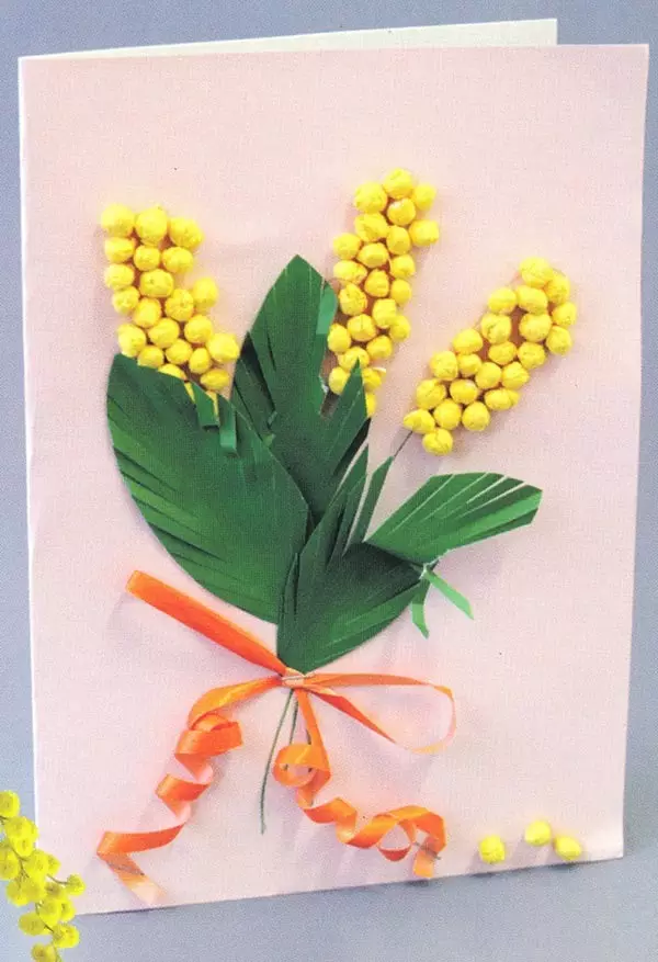 Crafts from Paper március 8-án: Hogyan készítsd el a kezét színes és hullámos papírból, könnyű kézműves anya papír szalvéták, tulipánok és más kézművesség 18613_67