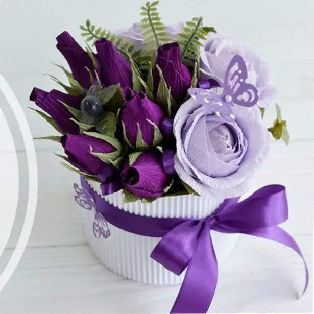 Ramos de doces o 8 de marzo (66 fotos): Sweet Mini Bouquets faino vostede mesmo, doces agasallos pouco comúns para o profesor e nai, outras versións de bouquets 18614_7