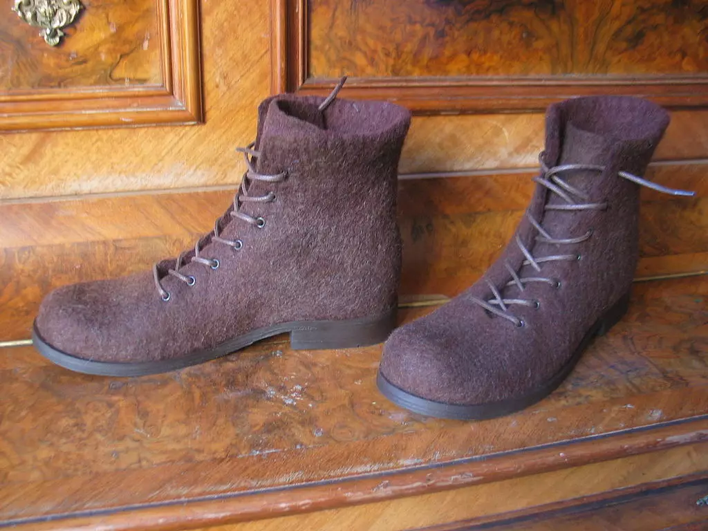 Felt Boots (27 รูป): รุ่นสตรีแฟชั่นจาก Felt บน Sole ของ บริษัท Zimushka 1861_11