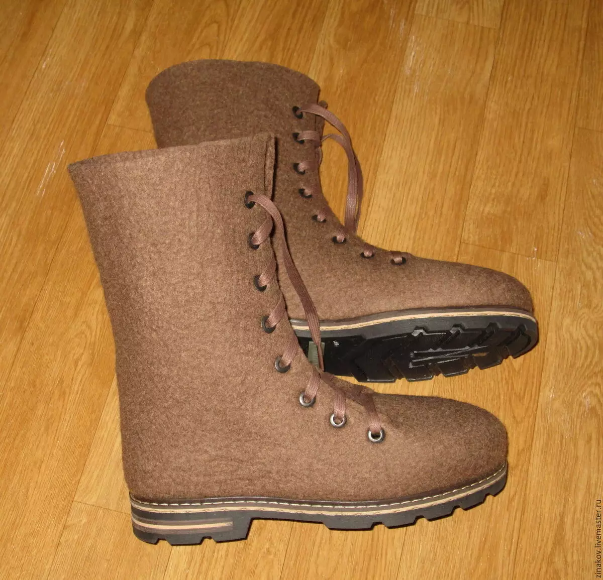 Felt Boots (27 รูป): รุ่นสตรีแฟชั่นจาก Felt บน Sole ของ บริษัท Zimushka 1861_20