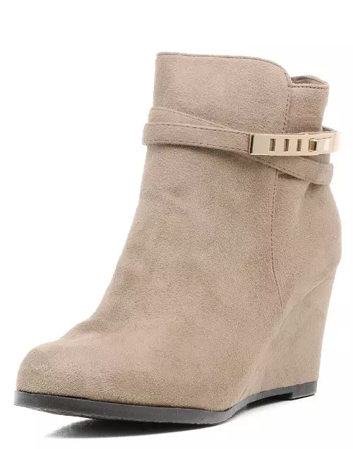Beige boots (38 photos): What are the Women's Winter Models of Balmain and Rieker 1863_12