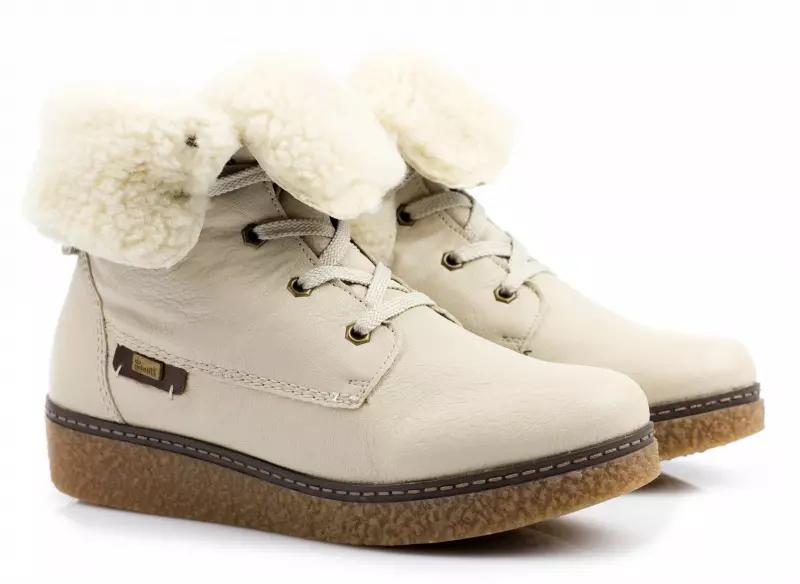 Beige Boots (38 รูป): อะไรคือรุ่นฤดูหนาวของผู้หญิงของ Balmain และ Rieker 1863_32