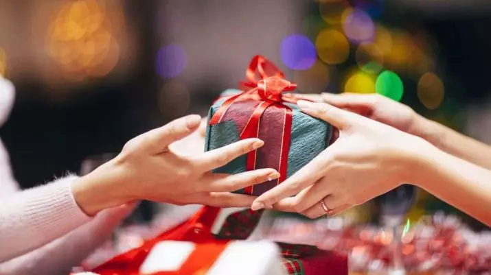 Ինչ տալ ծնողներին Սուրբ Ծննդյան տոնի համար: Սուրբ Ծննդյան նվերների գաղափարներ Mom and Had. Ինչպես նվեր պատրաստել ծնողներին Սուրբ Ծննդյան տոնի համար: 18640_2
