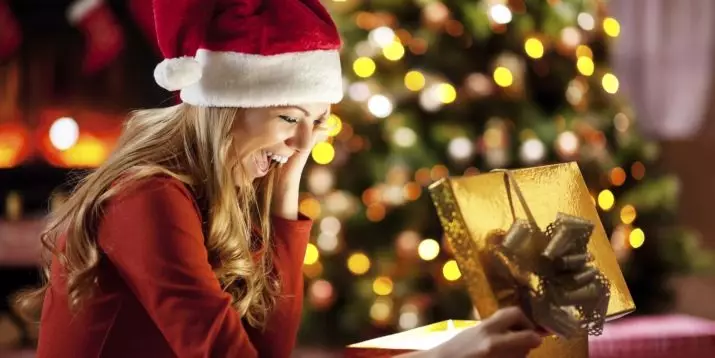 Ինչ տալ աղջկան Սուրբ Ծննդյան համար: Սուրբ Ծննդյան նվերների ցուցակ Սիրելի կին եւ ավելի լավ ընկեր: Ռոմանտիկ անակնկալ աղջիկ Սուրբ Ծննդյան Քրիստոսի համար 18643_2