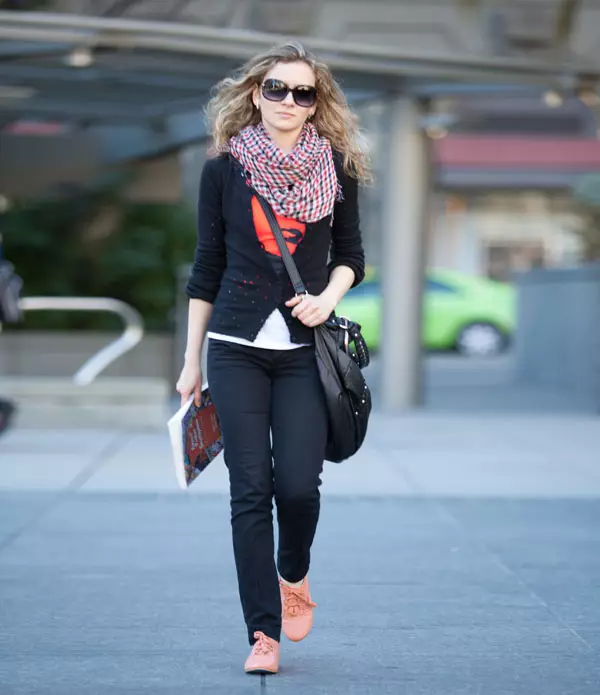 Црвенокоси чизми (58 фотографии): Кои се зимски модели на жените со крзно, модни трендови 2021 1869_14