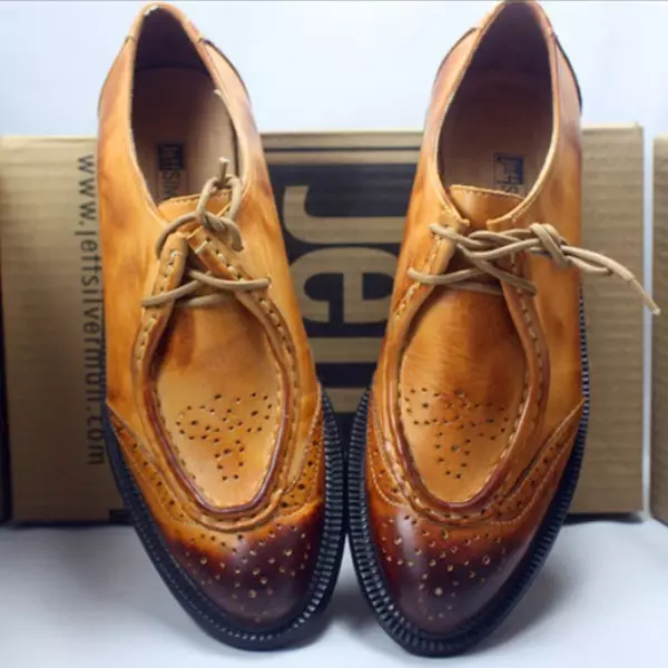Redhead Boots (Hotunan 58): Menene ƙirar hunturu na hunturu tare da Jawo, Saƙon salon 2021 1869_21