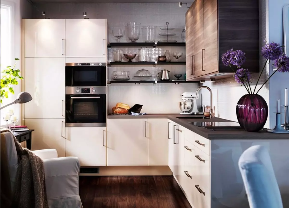 Virtuvės dizainas (179 nuotraukos): gražios virtuvės interjero idėjos bute, paprasti virtuvės dizaino parinktys. Kaip padaryti registraciją įdomu ir stilingu? Madingi dizaino sprendimai 186_5