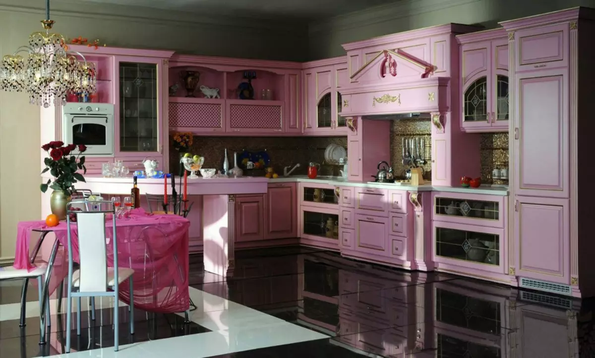Virtuvės dizainas (179 nuotraukos): gražios virtuvės interjero idėjos bute, paprasti virtuvės dizaino parinktys. Kaip padaryti registraciją įdomu ir stilingu? Madingi dizaino sprendimai 186_67
