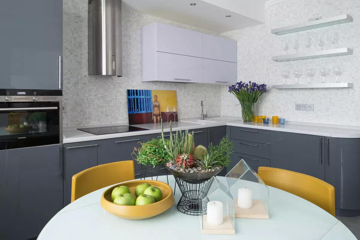 Virtuvės dizainas (179 nuotraukos): gražios virtuvės interjero idėjos bute, paprasti virtuvės dizaino parinktys. Kaip padaryti registraciją įdomu ir stilingu? Madingi dizaino sprendimai 186_87
