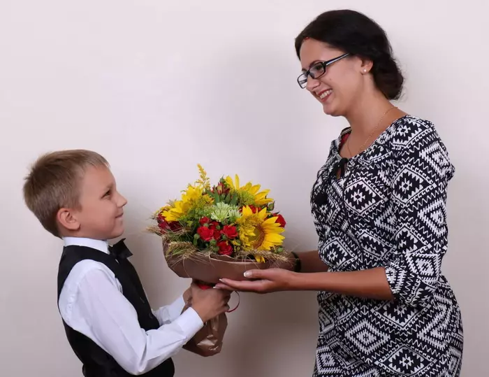 Għalliem tar-Rigali: Għażliet Oriġinali għall-Għalliema tal-Klassi, Għalliema tal-Mużika, Matematika, Edukazzjoni Fiżika, Kimika u Oġġetti oħra 18733_3