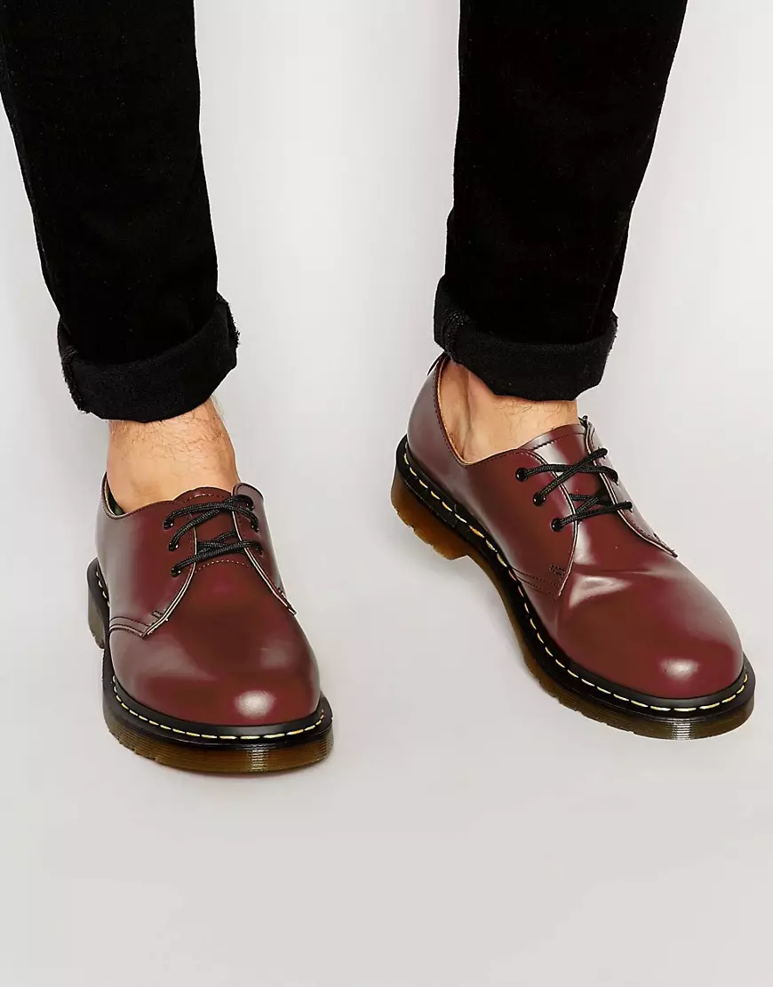 Martins (115 nuotraukos): prekės ženklo avalynė dr. Martins, mados moterų ir vyrų batai, žiemos modeliai, raudona, su tuo, ką dėvėti 1873_44