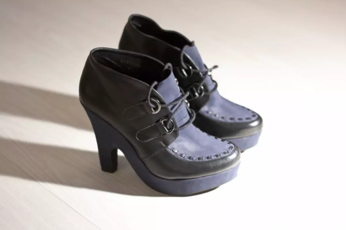 Crypers (177 fotot): stiilne kingad läbipaistva platvormiga, bumi mudelite ja teiste mudelite mudelid, must, talvevalikud 1877_45