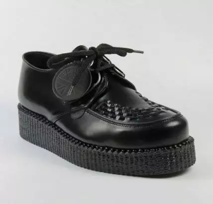 Crypers (177 fotot): stiilne kingad läbipaistva platvormiga, bumi mudelite ja teiste mudelite mudelid, must, talvevalikud 1877_91