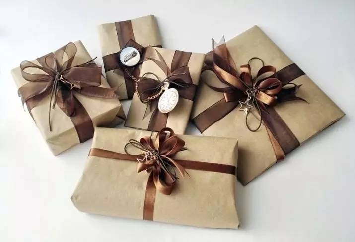 Hoe een geschenk in Kraftpapier in te pakken? Ideeën voor mooie designgeschenken in Kraft-stijl, creatieve opties voor het decoreren van dozen met geschenken 18783_5