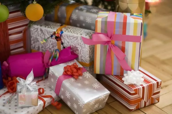 선물 종이에 평평한 선물을 포장하는 방법? 포장지에 얇은 선물을 포장하는 가장 좋은 방법 18787_8