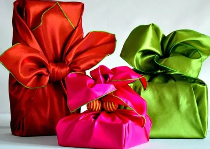 Hoe snel een geschenk in te pakken? Lichtgewicht en eenvoudig cadeaupapier verpakking in geschenkpapier 18790_7
