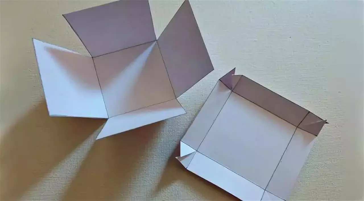 Кутии с изненада (38 снимки): Как да направите празна кутия с хартия със собствените си ръце, майсторска класа от изненадващи кутии 18795_21