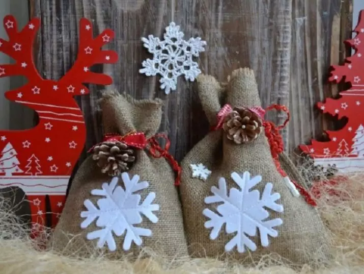 Noel Hediyeleri için Ambalaj: Seçmek için daha iyidir: Kutular, Yeni Yıl Çantası veya Yeni Yıl için güzel paketler? Tatlı hediyeler için hangi paketleme kağıdı ve çantalar uygundur? 18802_16