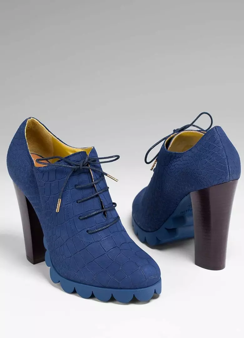 ფეხსაცმლის lacing (79 ფოტო): როგორ ლამაზად ჰალსტუხი laces, მარტივი გზები და ტიპის lacing ზამთრის ფეხსაცმელი, პარამეტრები გარეშე მშვილდი 1881_51
