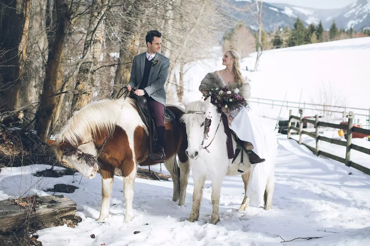 Düğün Fotoğraf Çekimleri için Fikirler (85 Fotoğraf): Doğada yaz, kış ve sonbaharda düğünler, Kasım veya Ekim aylarında, ormandaki atlarla 18855_78