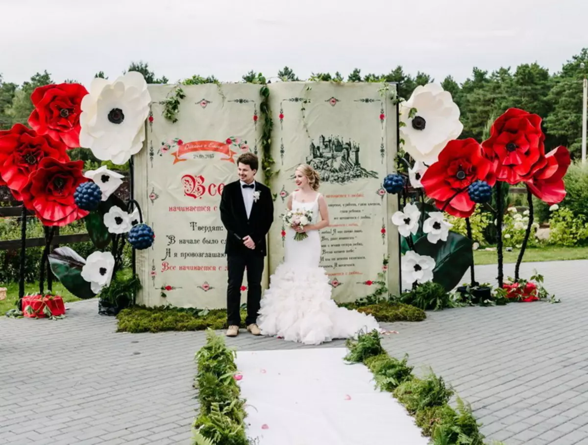 Baner na sesję zdjęciową na wesele (39 zdjęć): Wybierz stojak ślubny 18860_17
