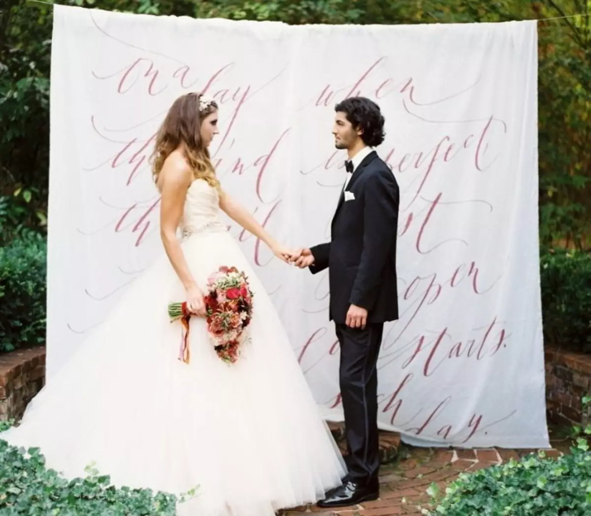 Baner na sesję zdjęciową na wesele (39 zdjęć): Wybierz stojak ślubny 18860_19