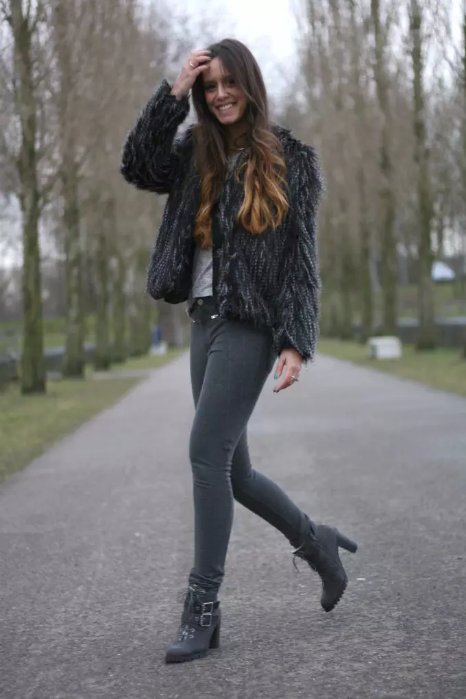 Que vestir zapatos (177 fotos): como usar jeans con botas altas, co que combinar modelos de inverno, zapatos de mulleres marróns en lacing 1887_148