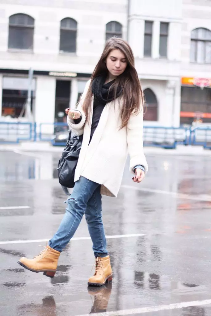 Que vestir zapatos (177 fotos): como usar jeans con botas altas, co que combinar modelos de inverno, zapatos de mulleres marróns en lacing 1887_159