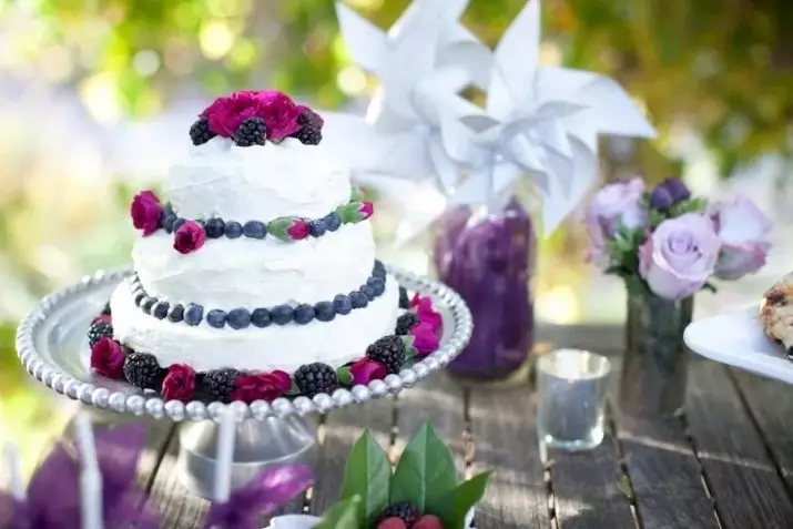 เค้กแต่งงานที่ผิดปกติ (43 รูป): ภาพรวมของเค้กแต่งงานดั้งเดิมพร้อมจารึก 18881_14