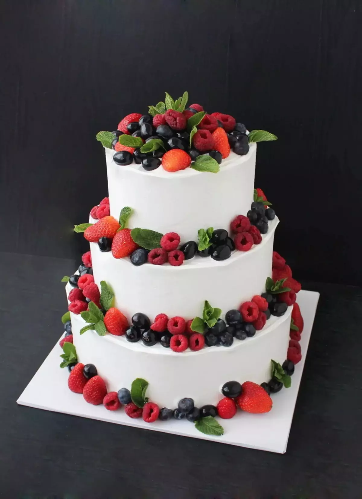 Nenavadne poročne torte (43 fotografije): Pregled prvotnih poročnih torte z napisi 18881_18