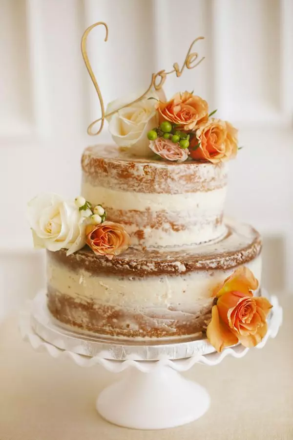 Необичайни сватбени торти (43 снимки): Преглед на оригинални сватбени торти с надписи 18881_21