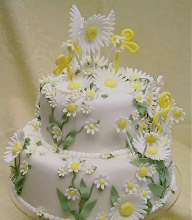 Nenavadne poročne torte (43 fotografije): Pregled prvotnih poročnih torte z napisi 18881_35