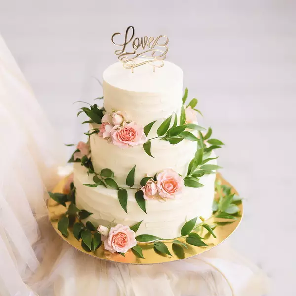 Nenavadne poročne torte (43 fotografije): Pregled prvotnih poročnih torte z napisi 18881_9