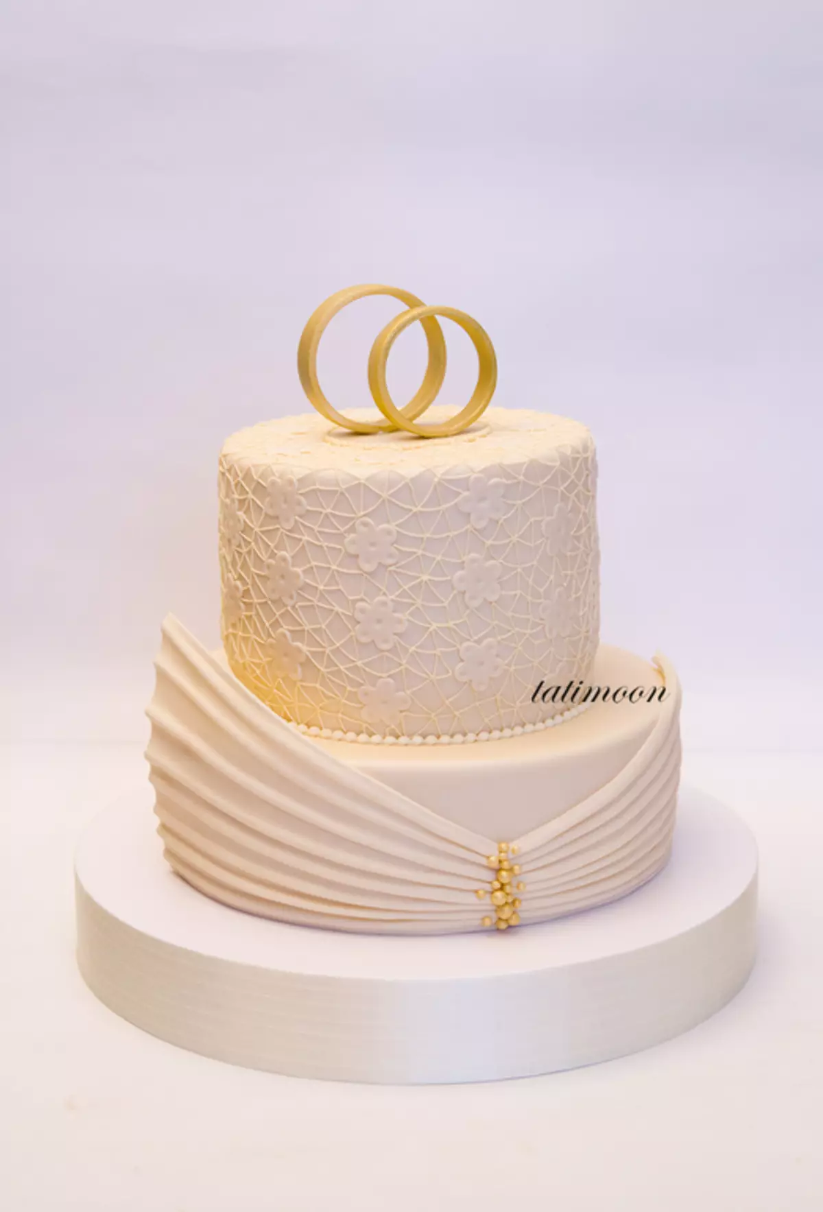 Свадебный торт с кольцами