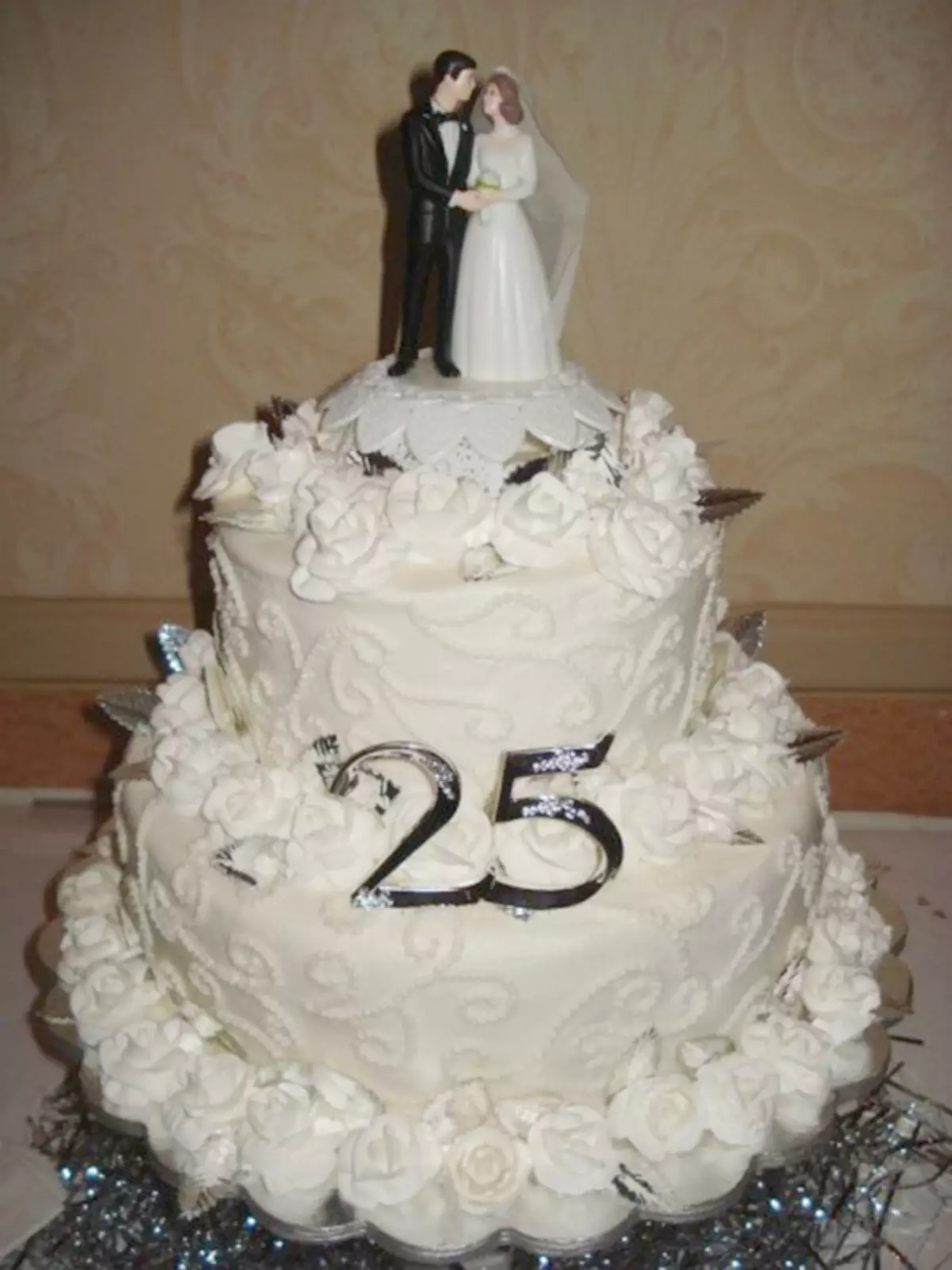 在銀婚（23張）蛋糕：從乳香清涼的甜品，為父母，婚禮奶油蛋糕銀 18886_14