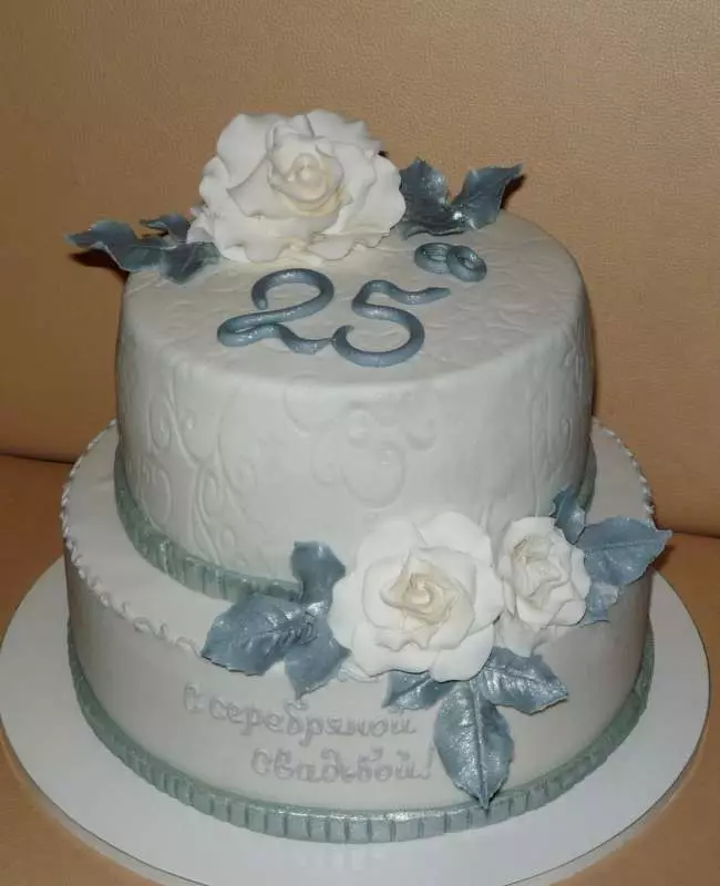 在銀婚（23張）蛋糕：從乳香清涼的甜品，為父母，婚禮奶油蛋糕銀 18886_16