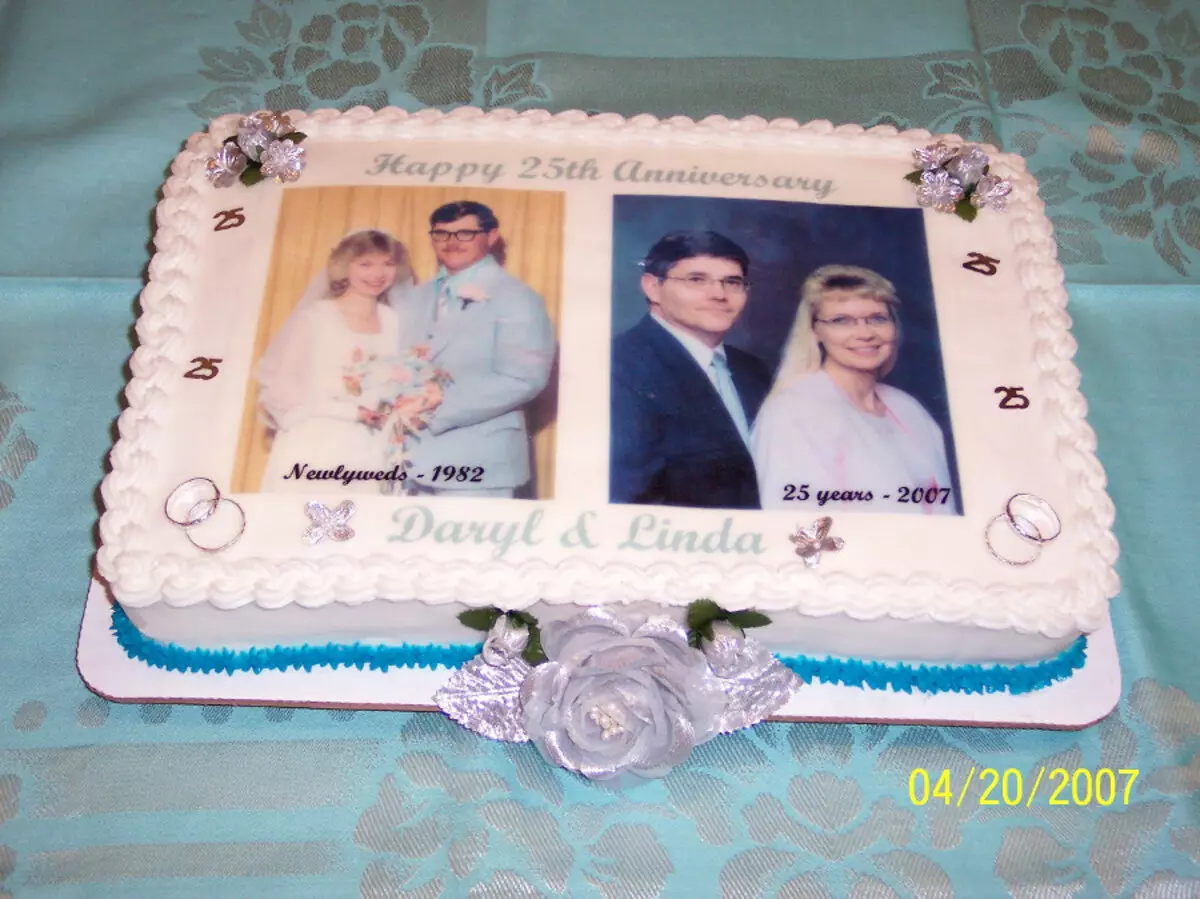 在銀婚（23張）蛋糕：從乳香清涼的甜品，為父母，婚禮奶油蛋糕銀 18886_22