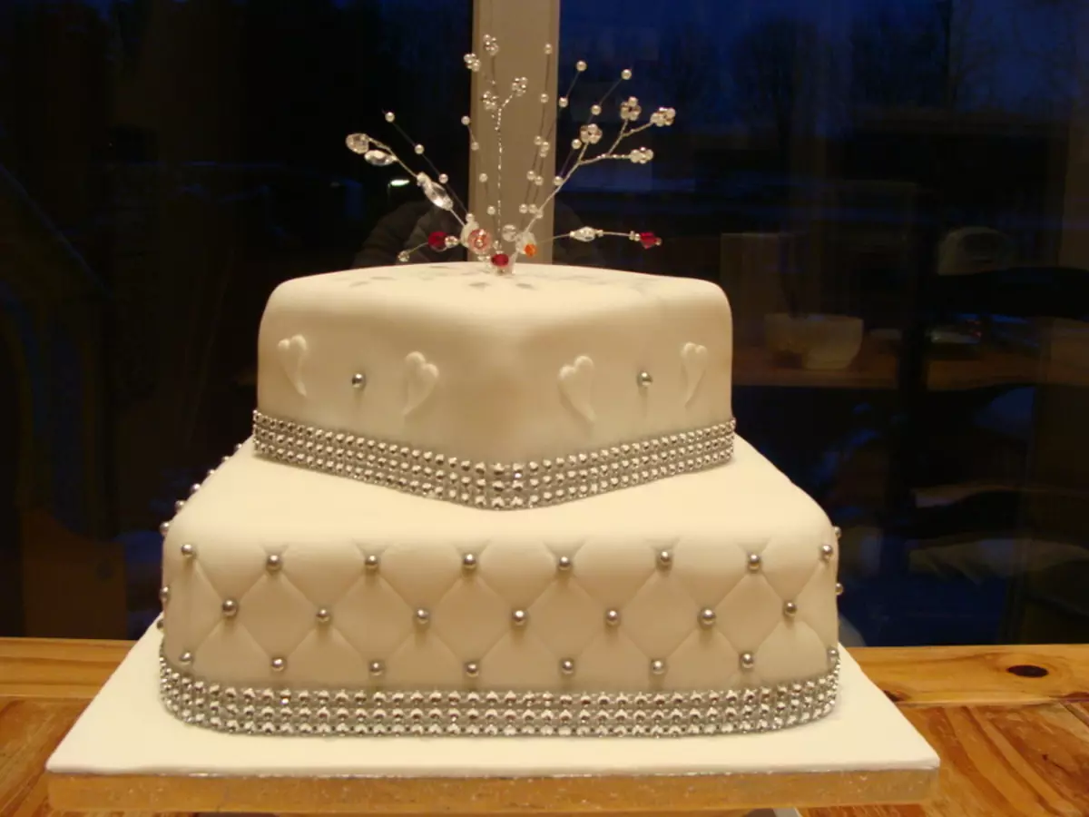 在銀婚（23張）蛋糕：從乳香清涼的甜品，為父母，婚禮奶油蛋糕銀 18886_4