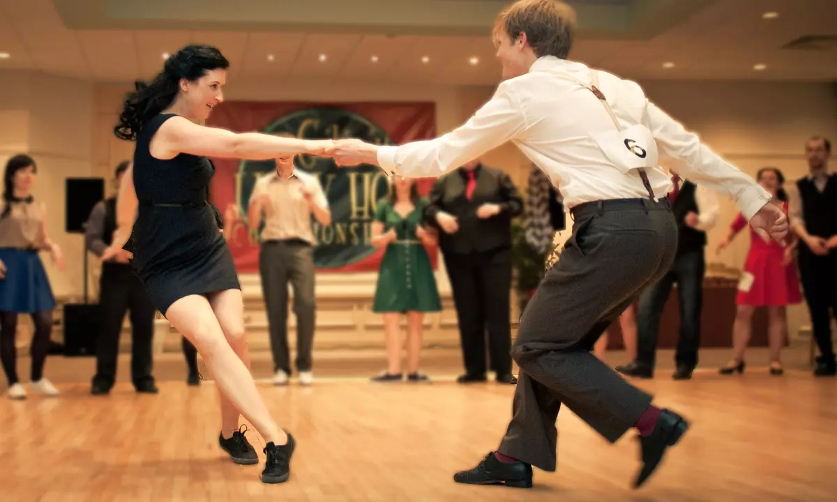Dance Twist: วิธีการเรียนรู้การเต้นรำที่บ้านของเขาบายพาสขั้นตอน? คำอธิบายทั่วไปเต้นรำประวัติศาสตร์ต้นกำเนิด 18888_14