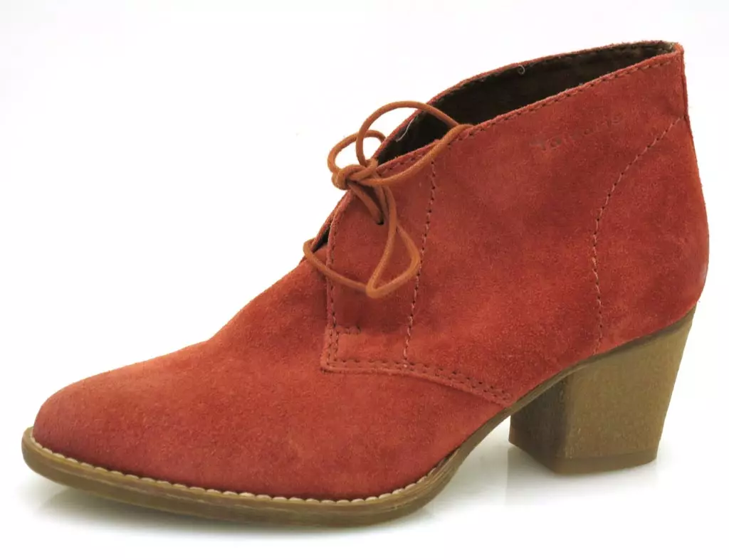 الأحذية النسائية في الأربطة (81 صور): UGGS الشتاء على جلد، ونماذج شعبية من شانيل 1890_59