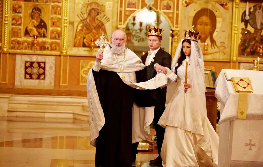 Kaj je potrebno za poroko? Ali je poroka v pravoslavni cerkvi, če so zakonci že poročeni? Komplet predmetov in dokumentov za obred poroke 18916_31